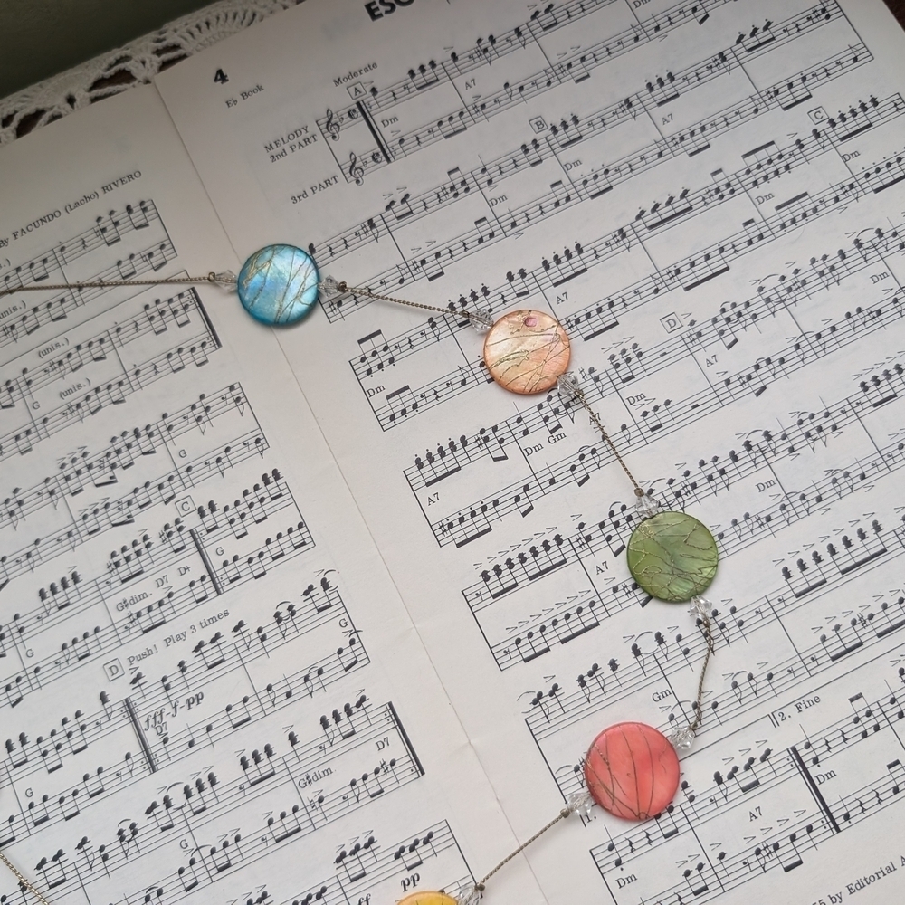 Multicolor Shell Necklace - Picture 5 of 6